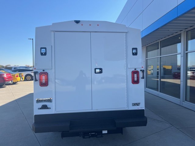 2025 Chevrolet Express Cutaway 3500 photo 4