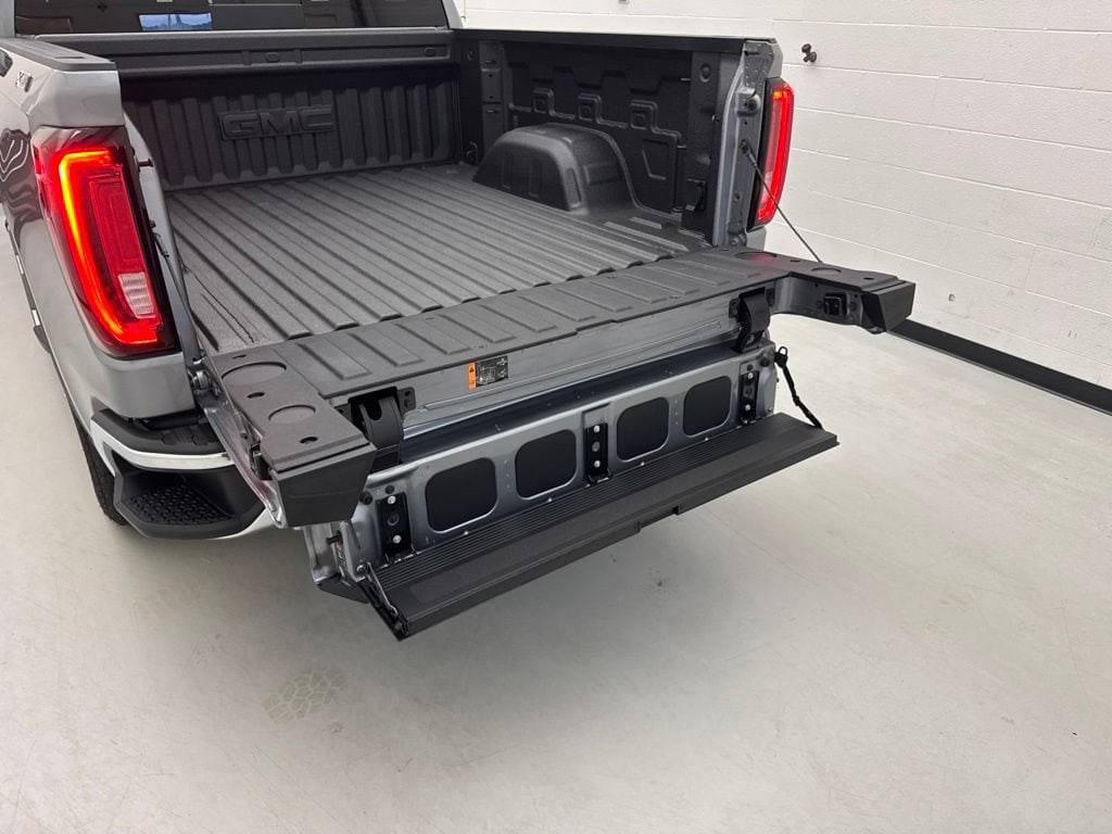 2026 GMC Sierra 1500 SLT - Photo 7