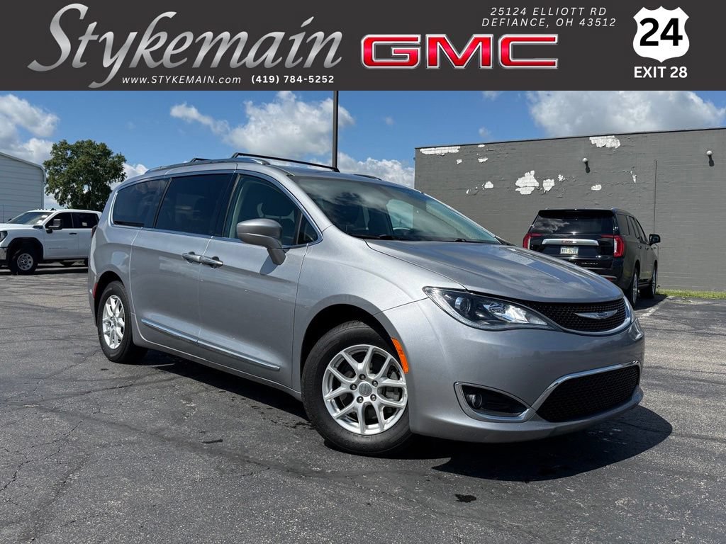 2020 Chrysler Pacifica Touring L's photo