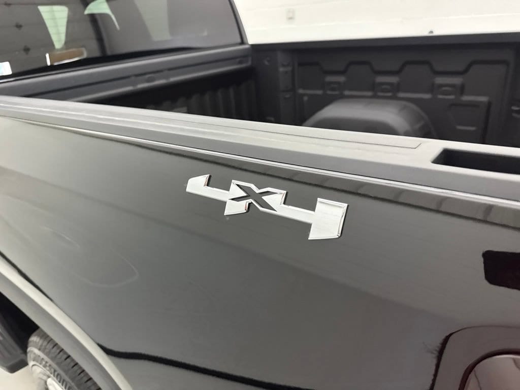 2026 GMC Sierra 1500 SLT - Photo 11