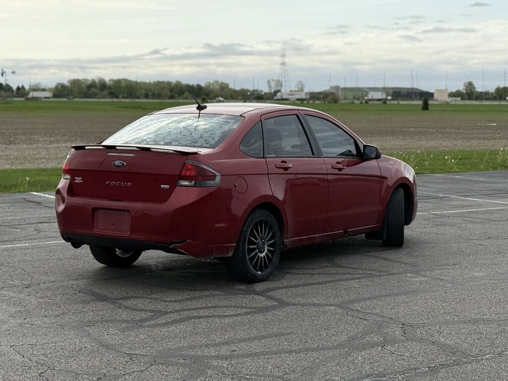 Used 2011 Ford Focus SES