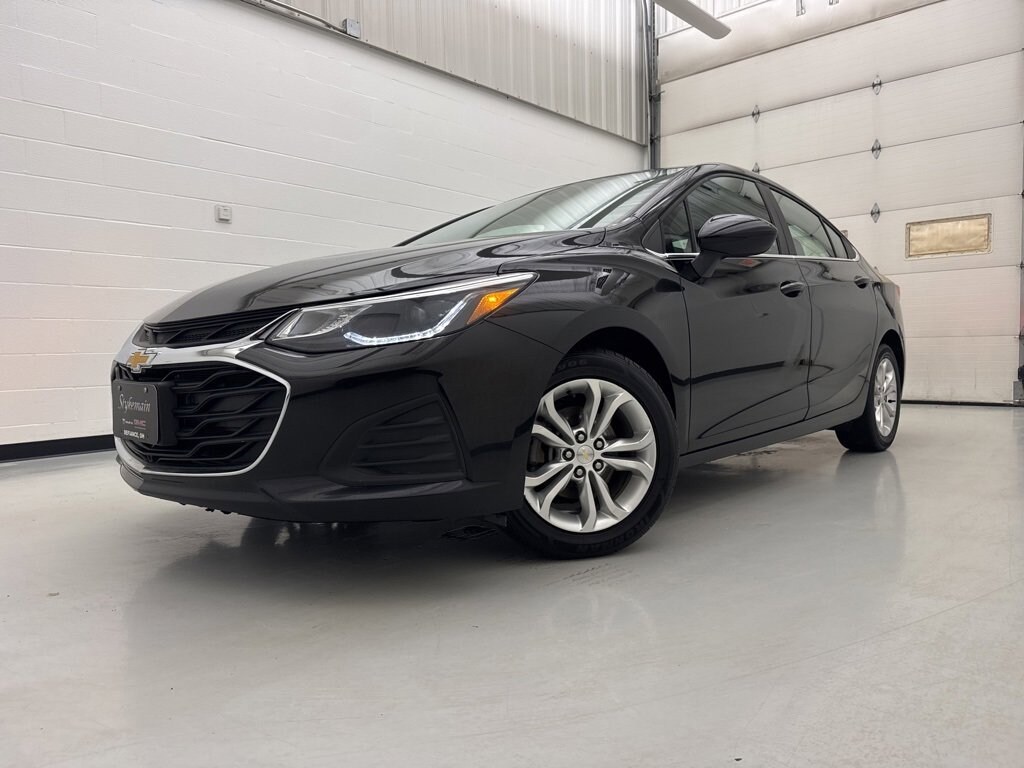 Used 2019 Chevrolet Cruze LT Car