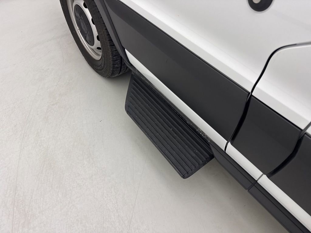 2020 Ford Transit Passenger Van XL - Photo 17