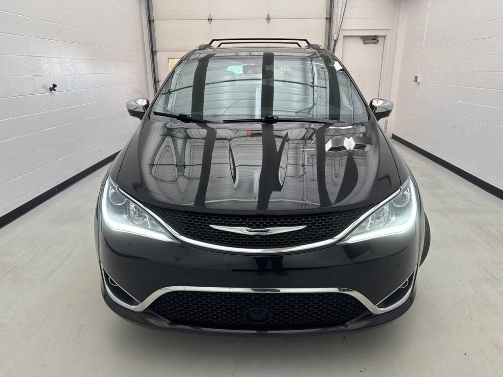 Used 2020 Chrysler Pacifica Limited with VIN 2C4RC1GG8LR137947 for sale in Defiance, OH