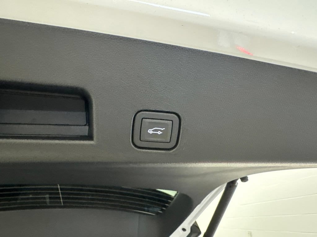 2026 GMC Acadia Elevation - Photo 9