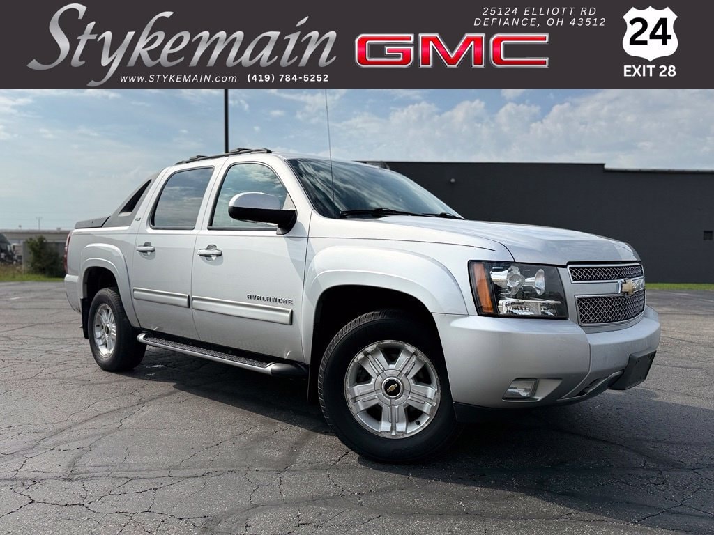 Used 2011 Chevrolet Avalanche LT with VIN 3GNTKFE36BG135826 for sale in Defiance, OH