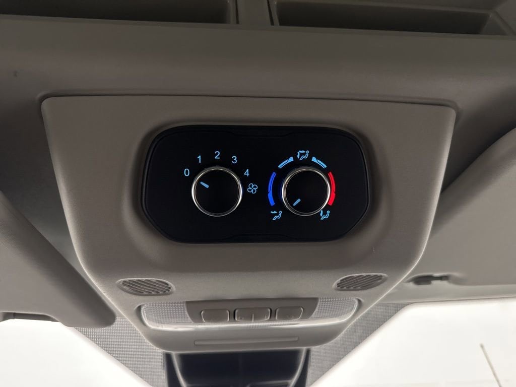 2020 Ford Transit Passenger Van XL - Photo 24
