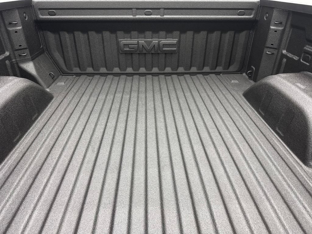 2026 GMC Sierra 1500 SLT - Photo 6