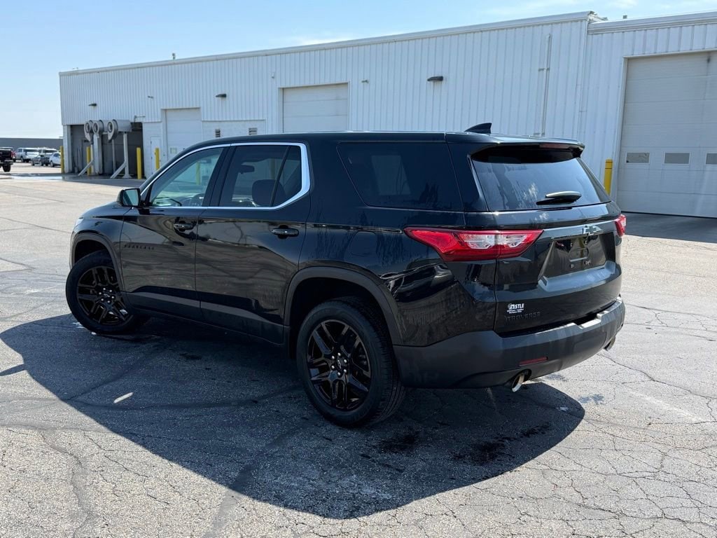 Used 2019 Chevrolet Traverse LS with VIN 1GNERFKW8KJ130533 for sale in Defiance, OH