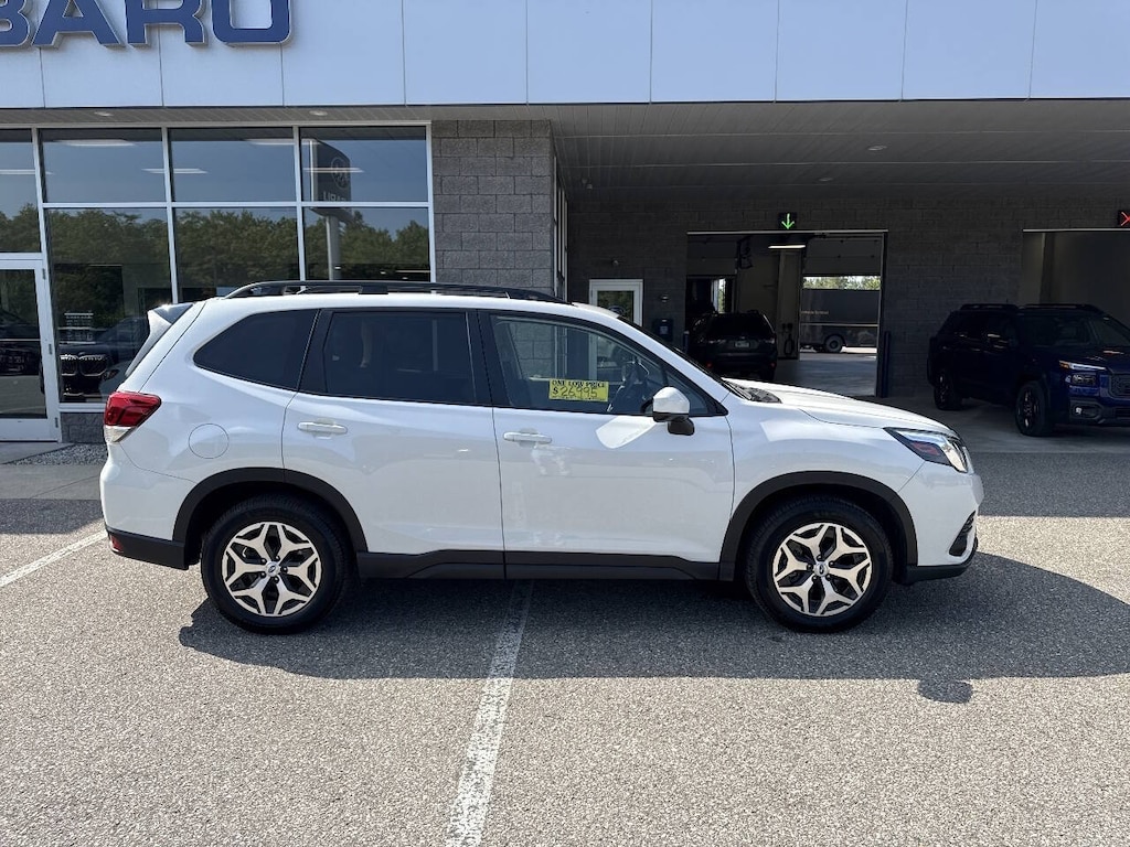Used 2024 Subaru Forester Premium AWD 4dr Crossover Wagon