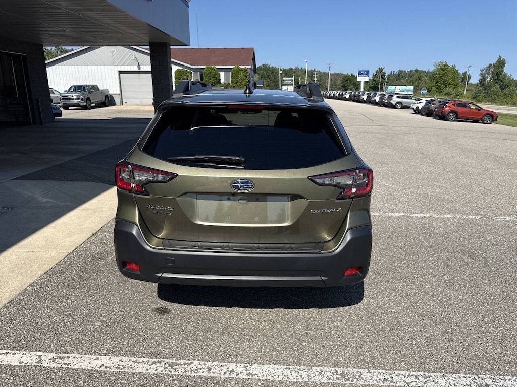 Used 2024 Subaru Outback Premium AWD 4dr Crossover Wagon