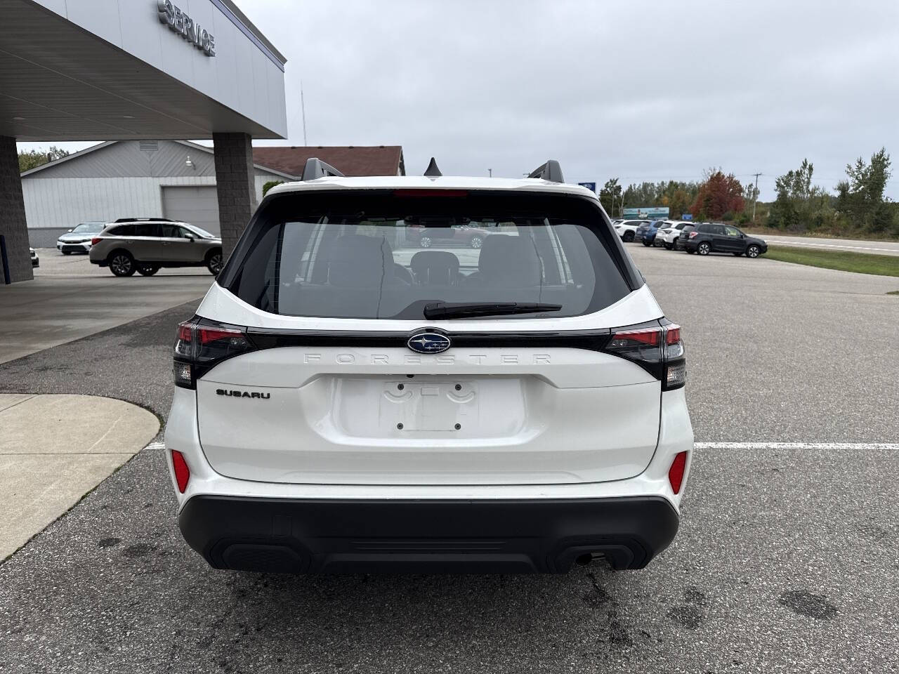 2025 Subaru Forester Base photo 3