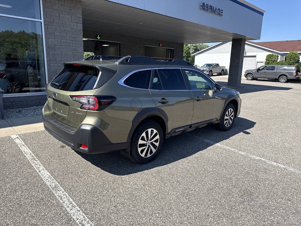 Used 2024 Subaru Outback Premium AWD 4dr Crossover Wagon