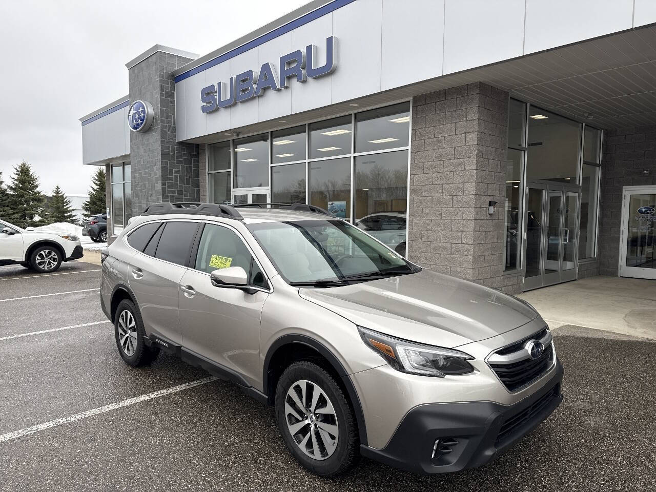 2020 Subaru Outback Premium's photo