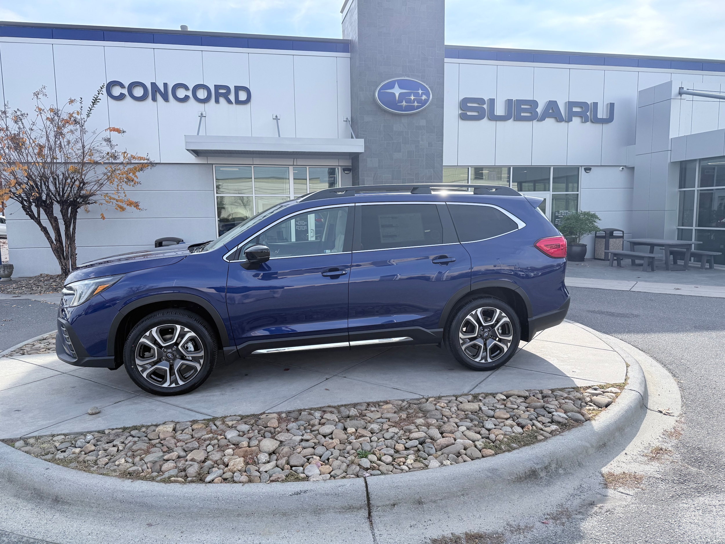 2026 Subaru Ascent Limited's photo