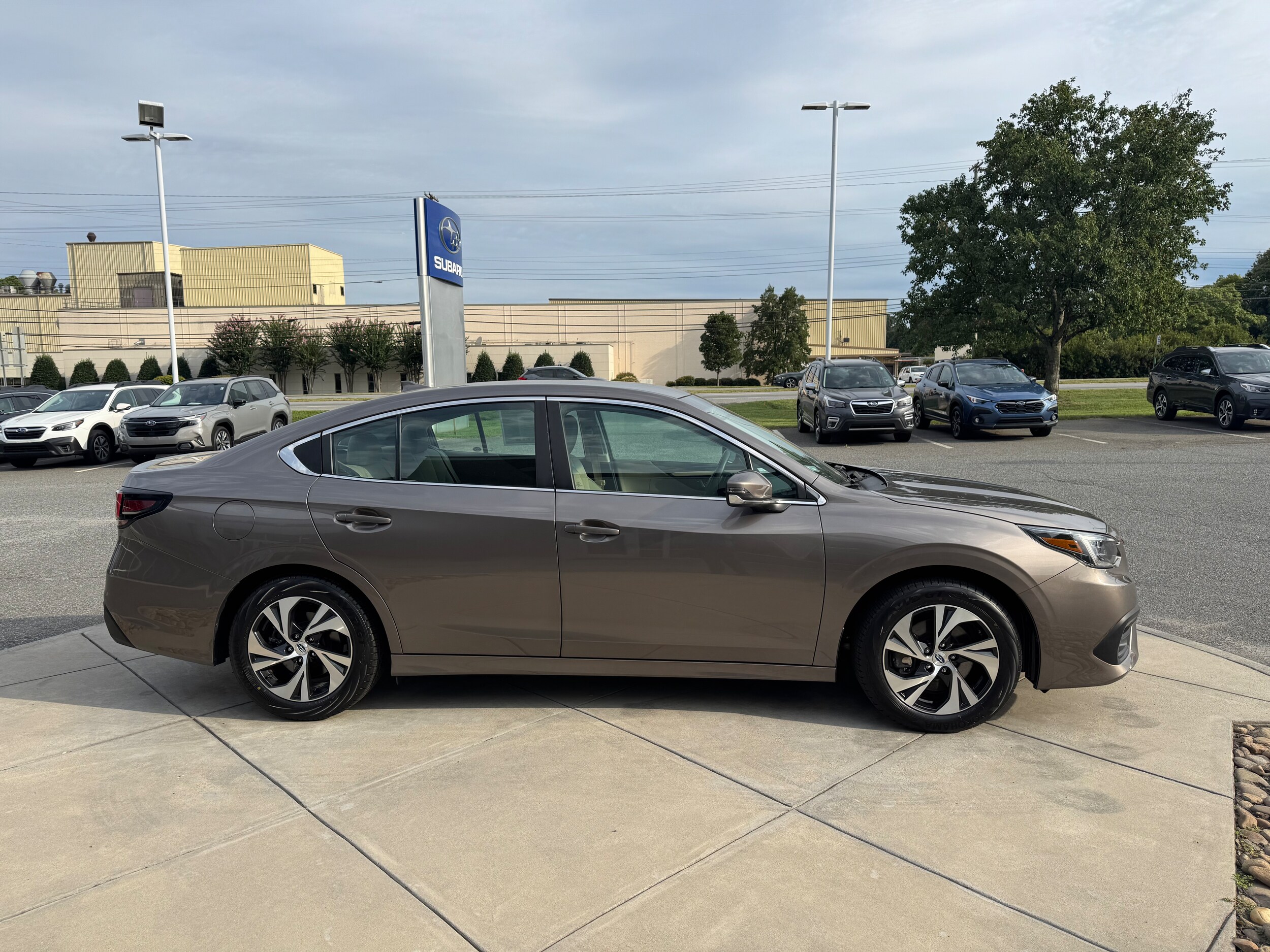 2022 Subaru Legacy Premium photo 3