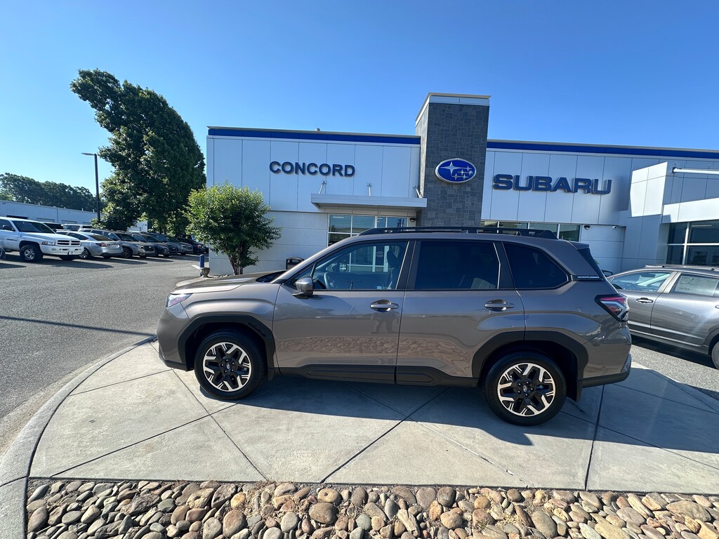 Used 2025 Subaru Forester Premium SUV
