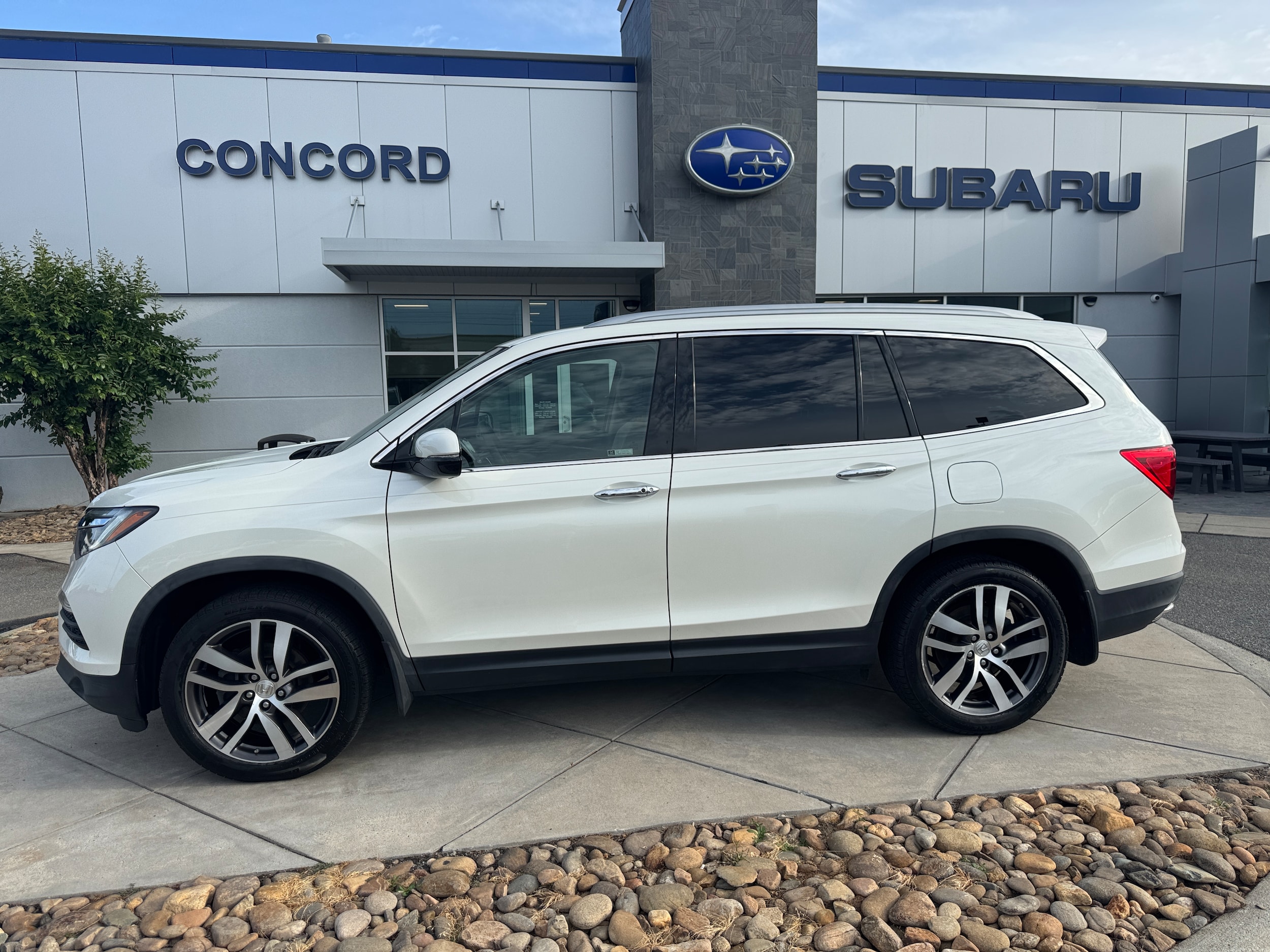 2018 Honda Pilot 2WD Touring's photo