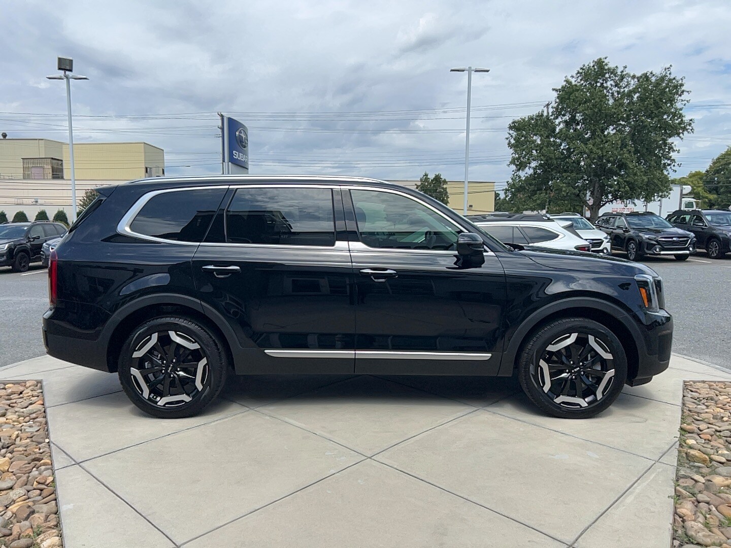 2024 Kia Telluride S photo 2