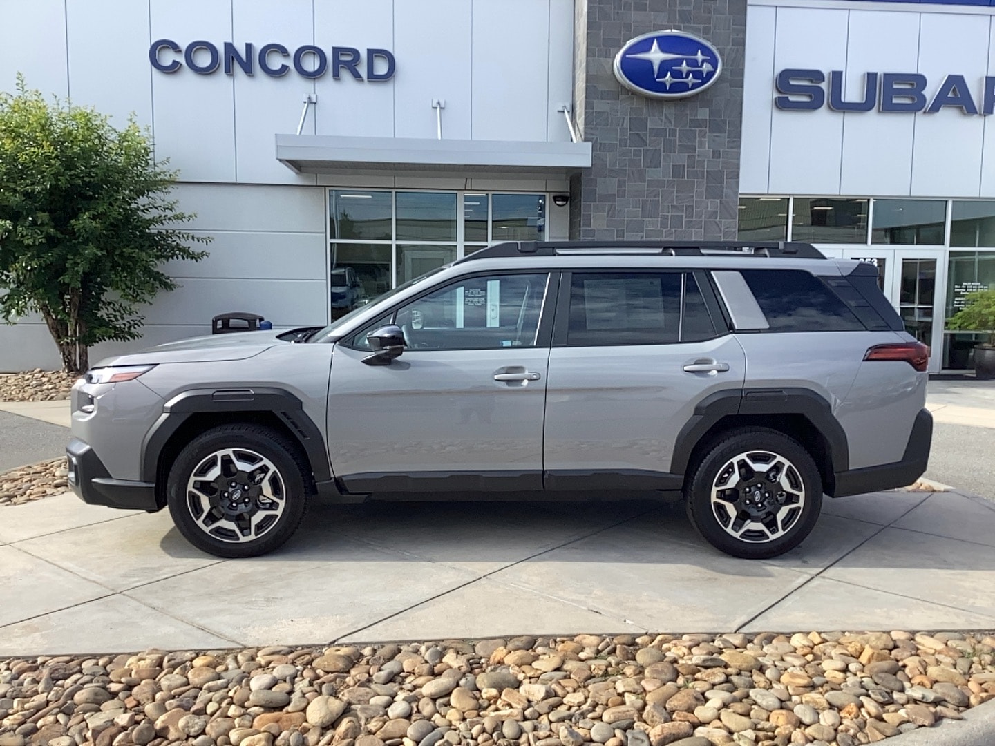 2026 Subaru Outback Touring's photo