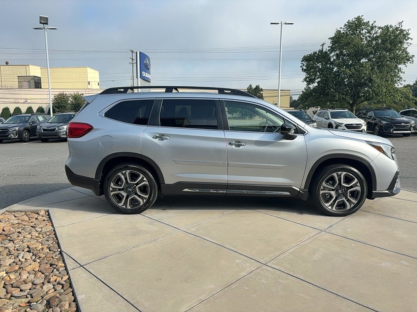 2024 Subaru Ascent Touring photo 4