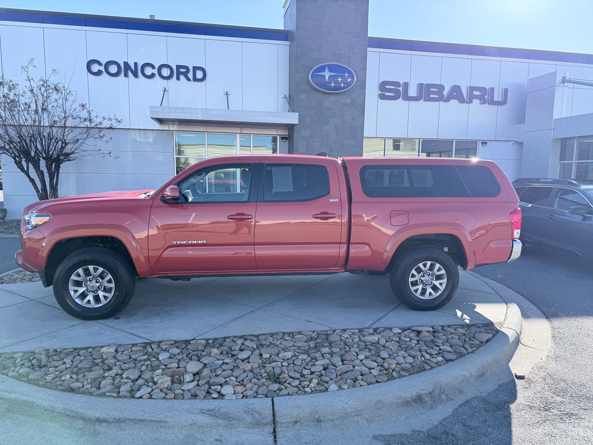 2017 Toyota Tacoma SR5's photo