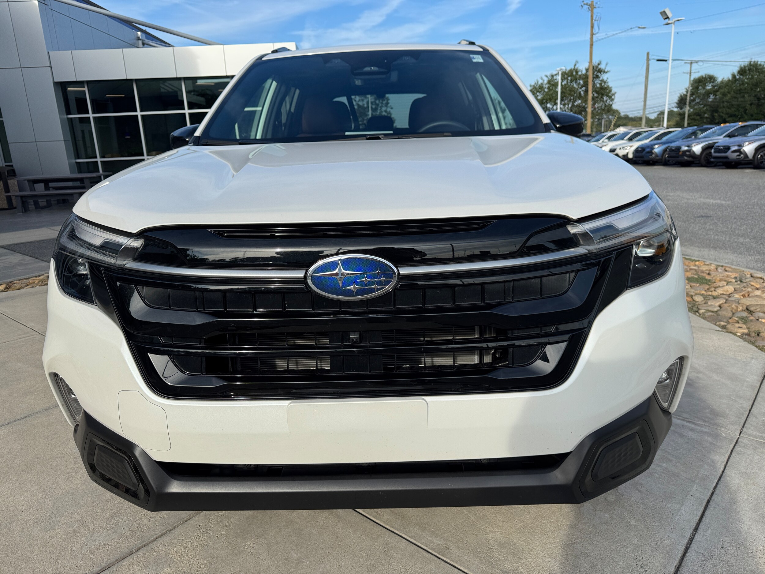 2025 Subaru Forester Touring photo 3