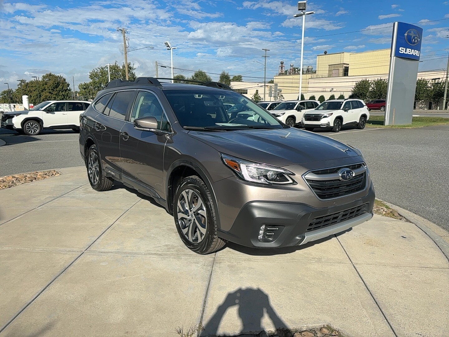 2022 Subaru Outback Limited photo 4