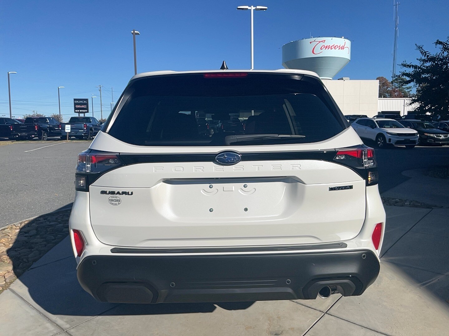 2025 Subaru Forester Touring photo 3