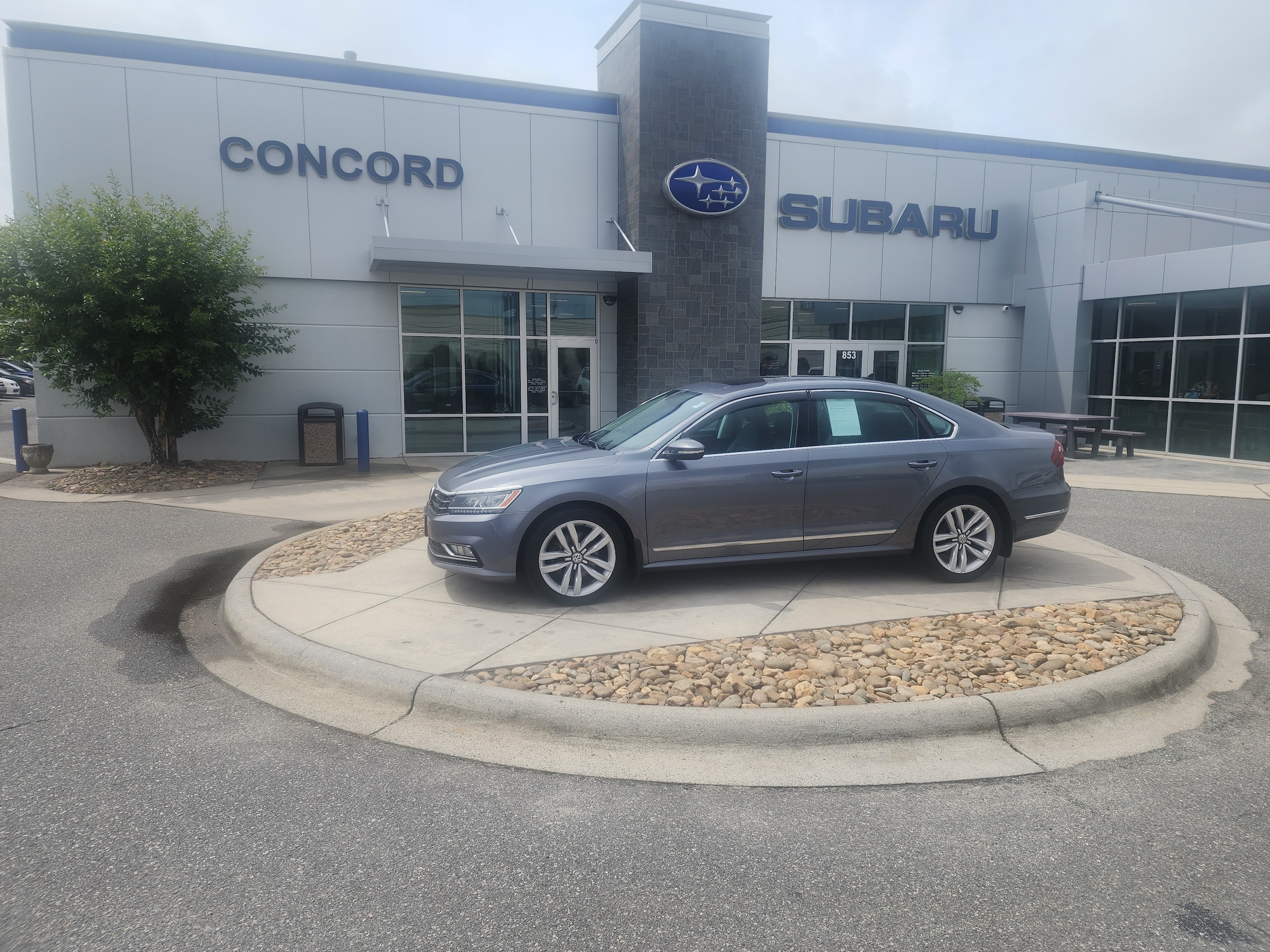 2017 Volkswagen Passat 1.8T SE w/ Technology Auto's photo