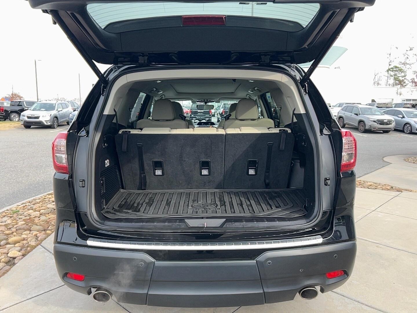 2022 Subaru Ascent Limited photo 4