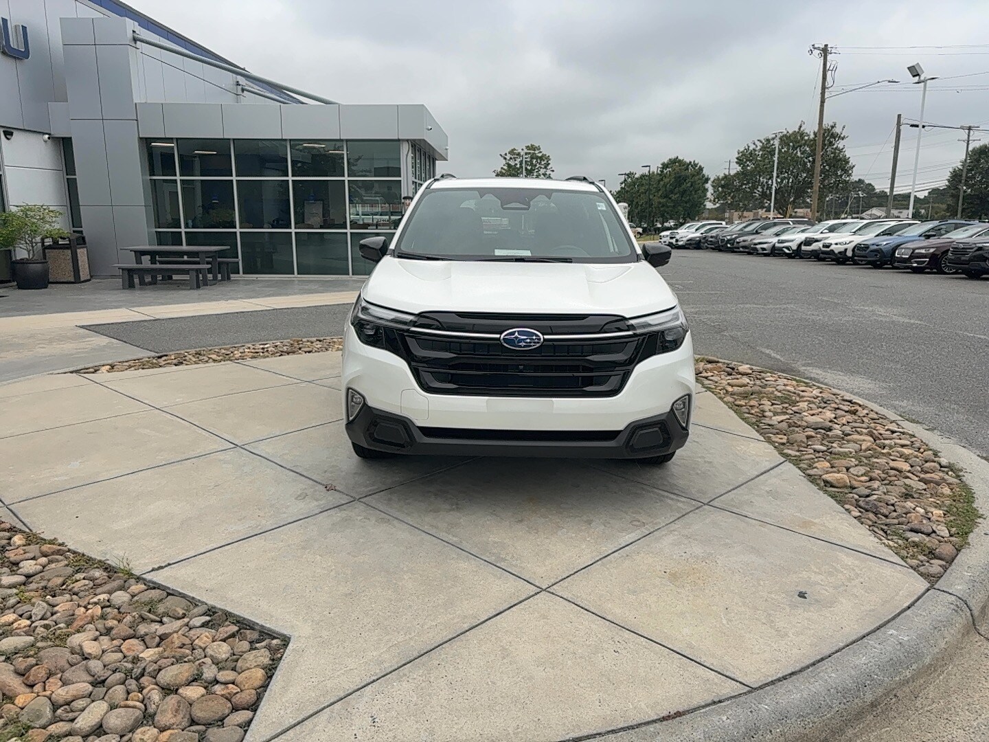 2025 Subaru Forester Touring photo 2