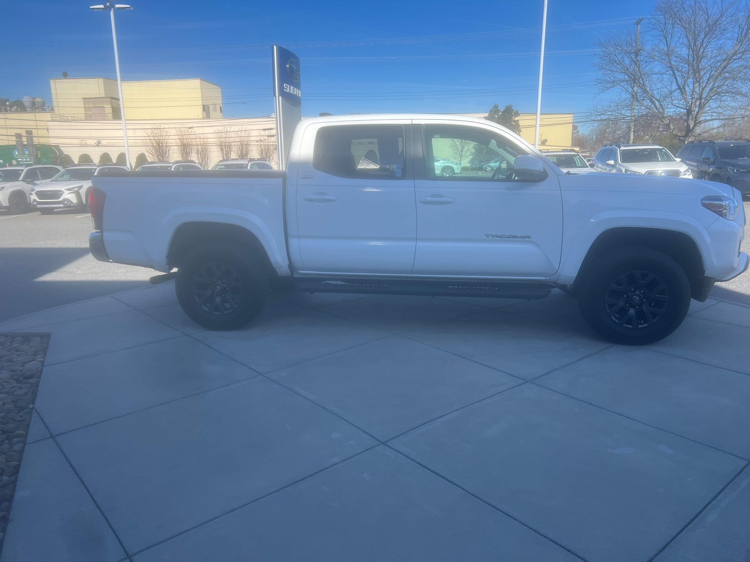 2023 Toyota Tacoma SR5's photo