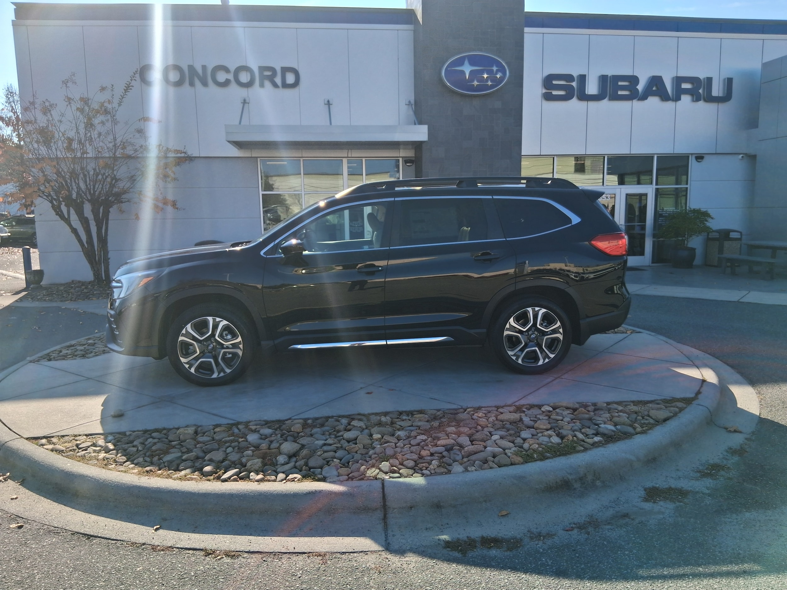 2026 Subaru Ascent Limited's photo