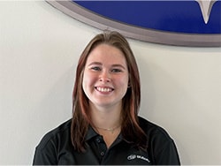 Staff member Amanda Frohe from e7113ac03437