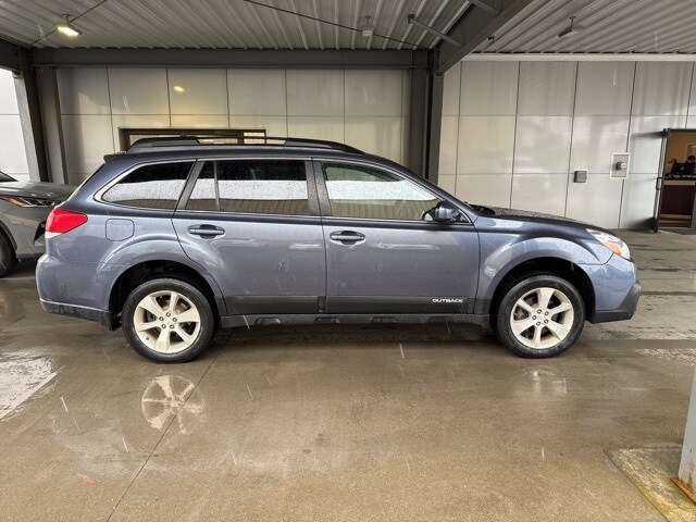 Used 2014 Subaru Outback 2.5i Limited with VIN 4S4BRBLCXE3304082 for sale in Burlington, VT