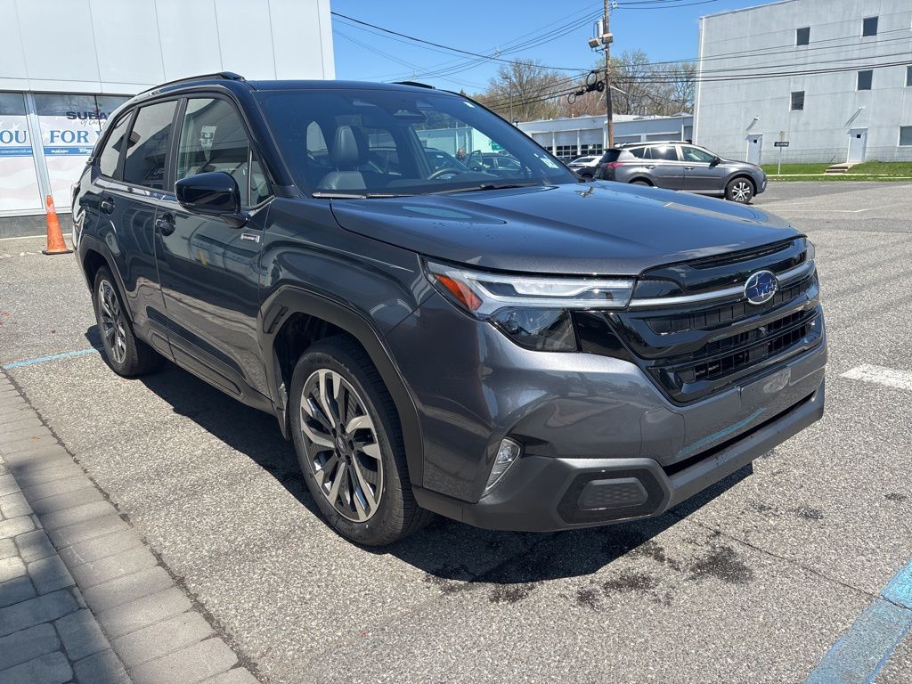 2025 Subaru Forester Touring Hybrid's photo