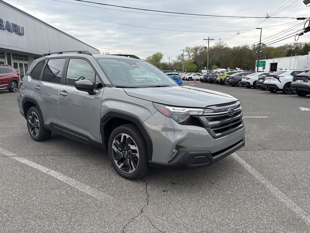 2025 Subaru Forester Premium Hybrid's photo