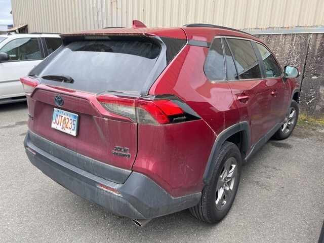 Used 2022 Toyota RAV4 XLE with VIN 2T3RWRFVXNW143800 for sale in Northfield, Minnesota