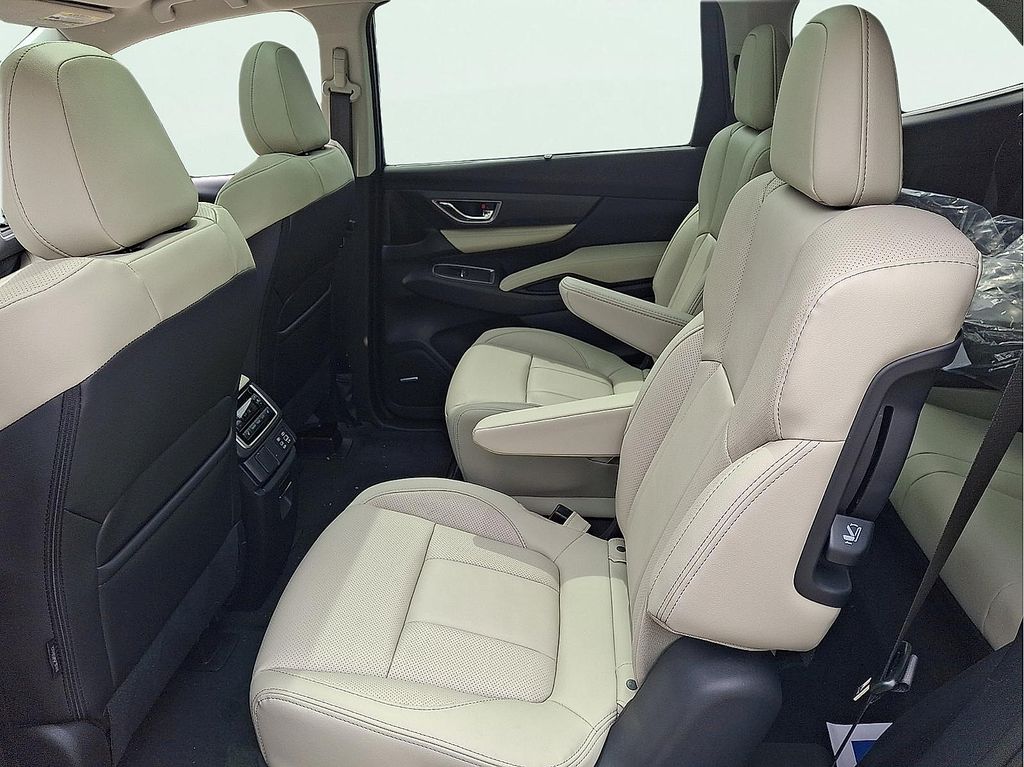 2026 Subaru Ascent Limited - Photo 7