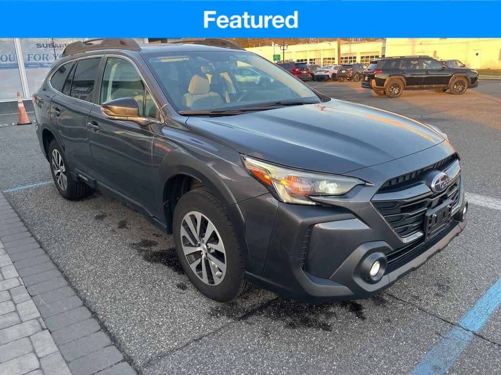 2025 Subaru Outback Premium's photo