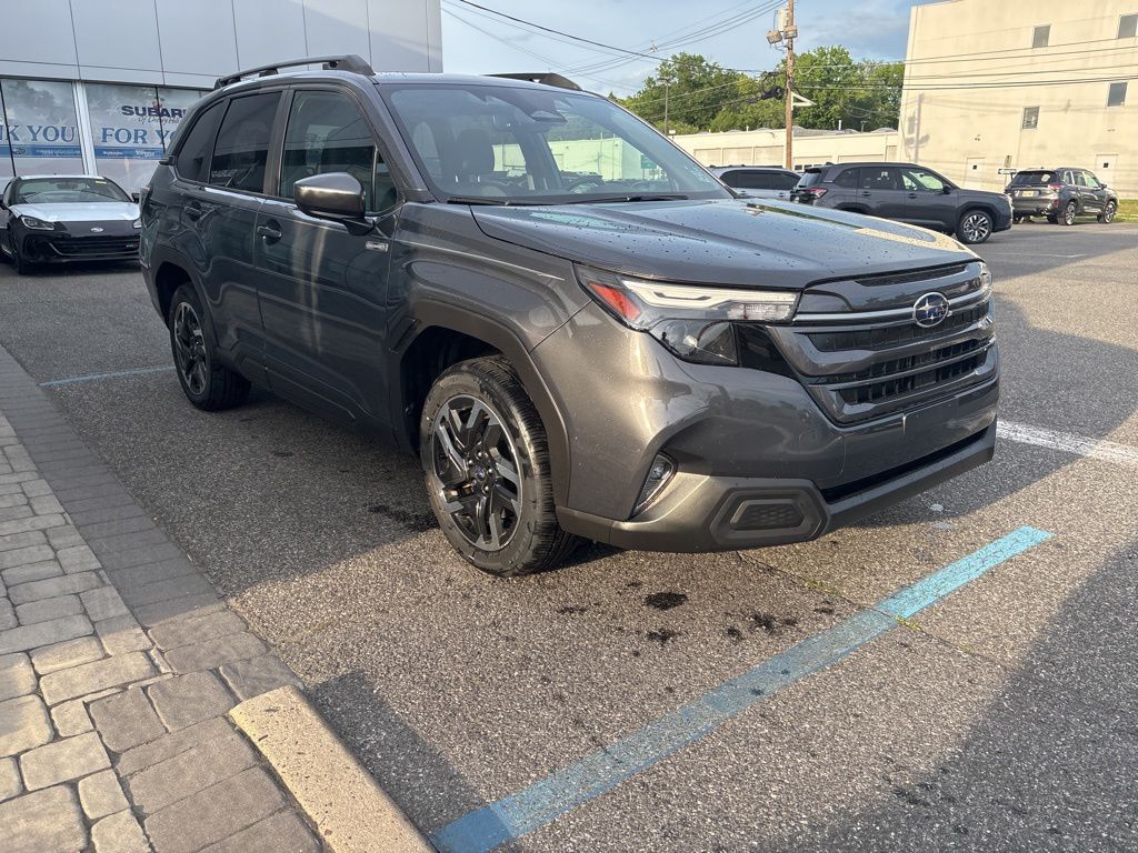 2025 Subaru Forester Premium Hybrid's photo