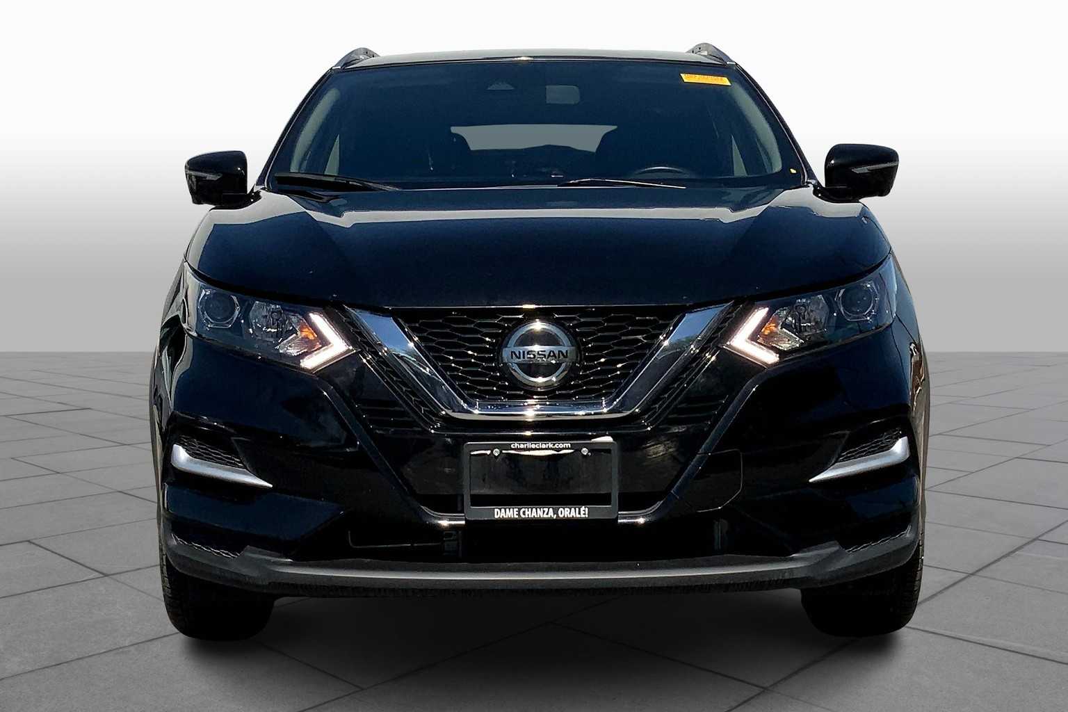 2022 Nissan Rogue Sport SL photo 2