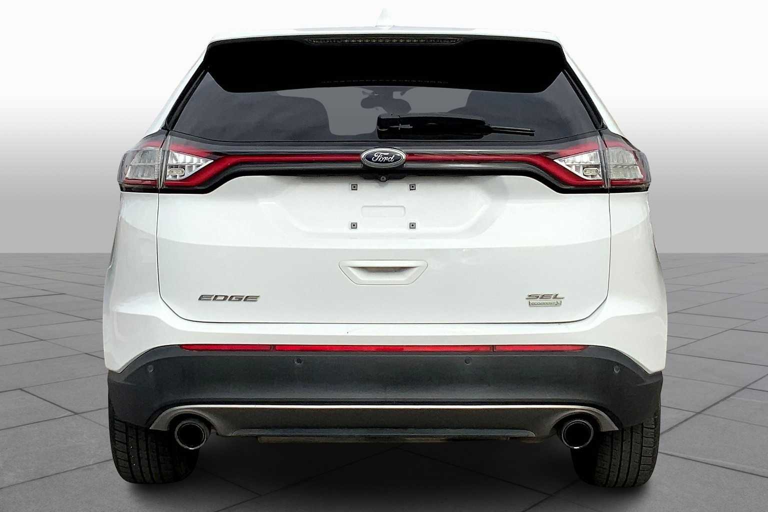 2017 Ford Edge SEL photo 3