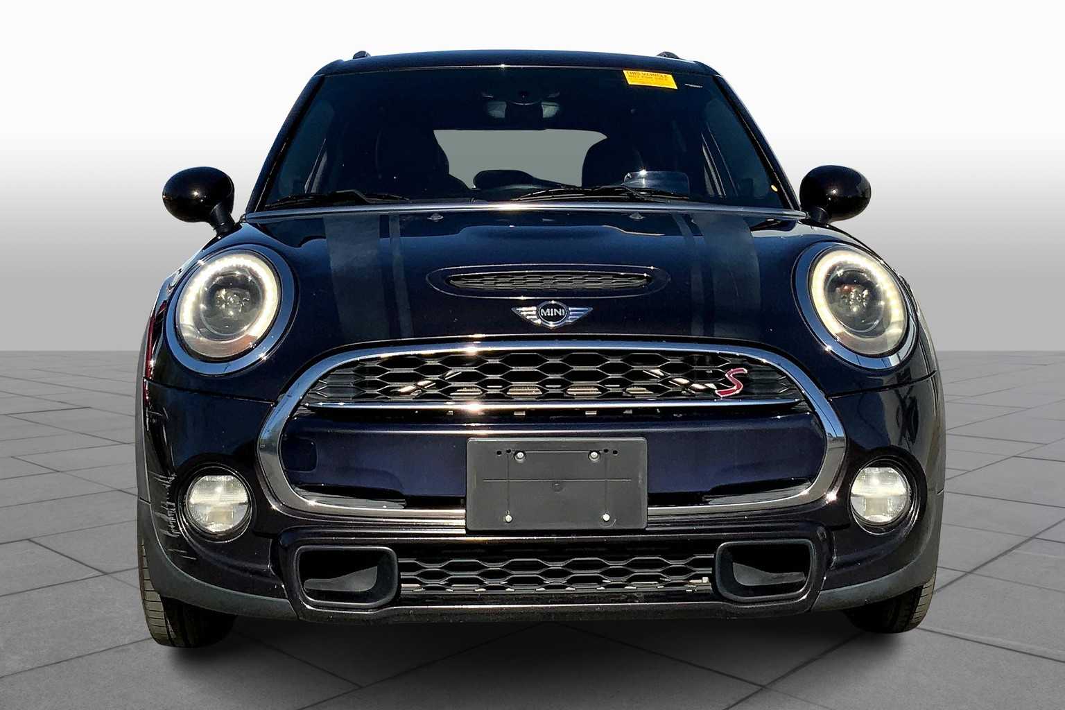 2016 Mini Cooper Hardtop 4 Door S photo 2