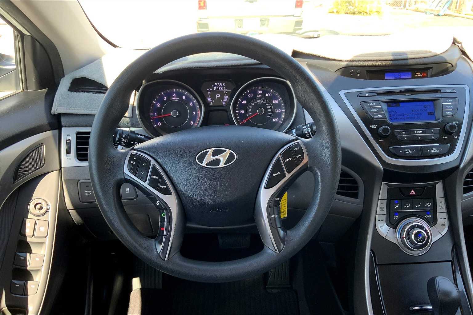2013 Hyundai Elantra GLS photo 4