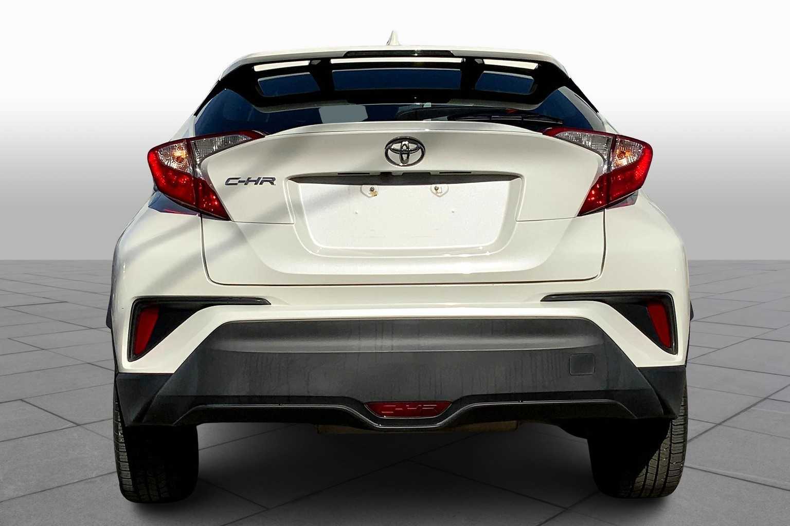 2018 Toyota C-HR XLE photo 3