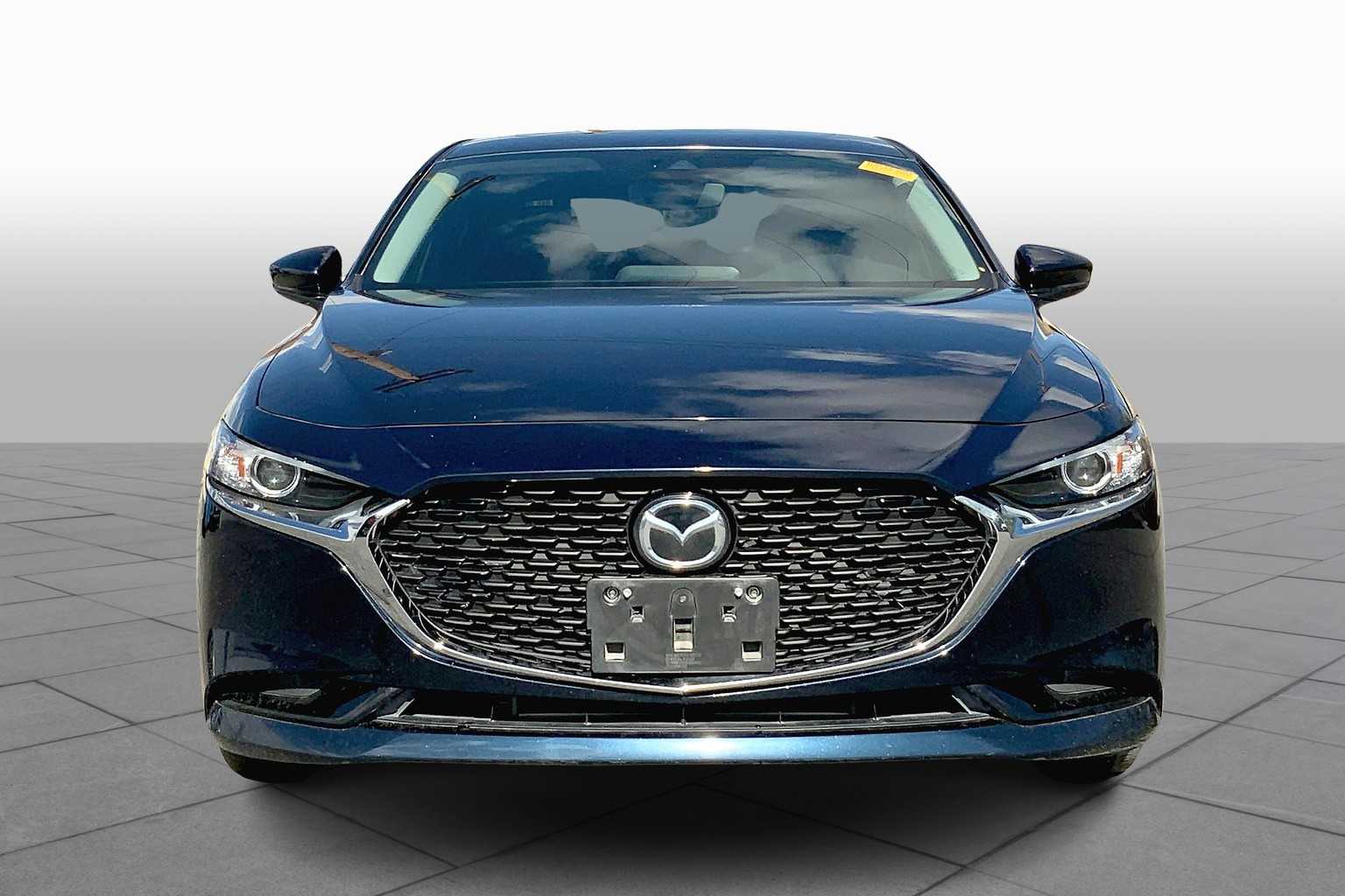 2022 Mazda Mazda3 Preferred photo 2