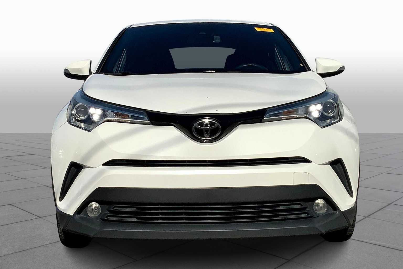 2018 Toyota C-HR XLE photo 2