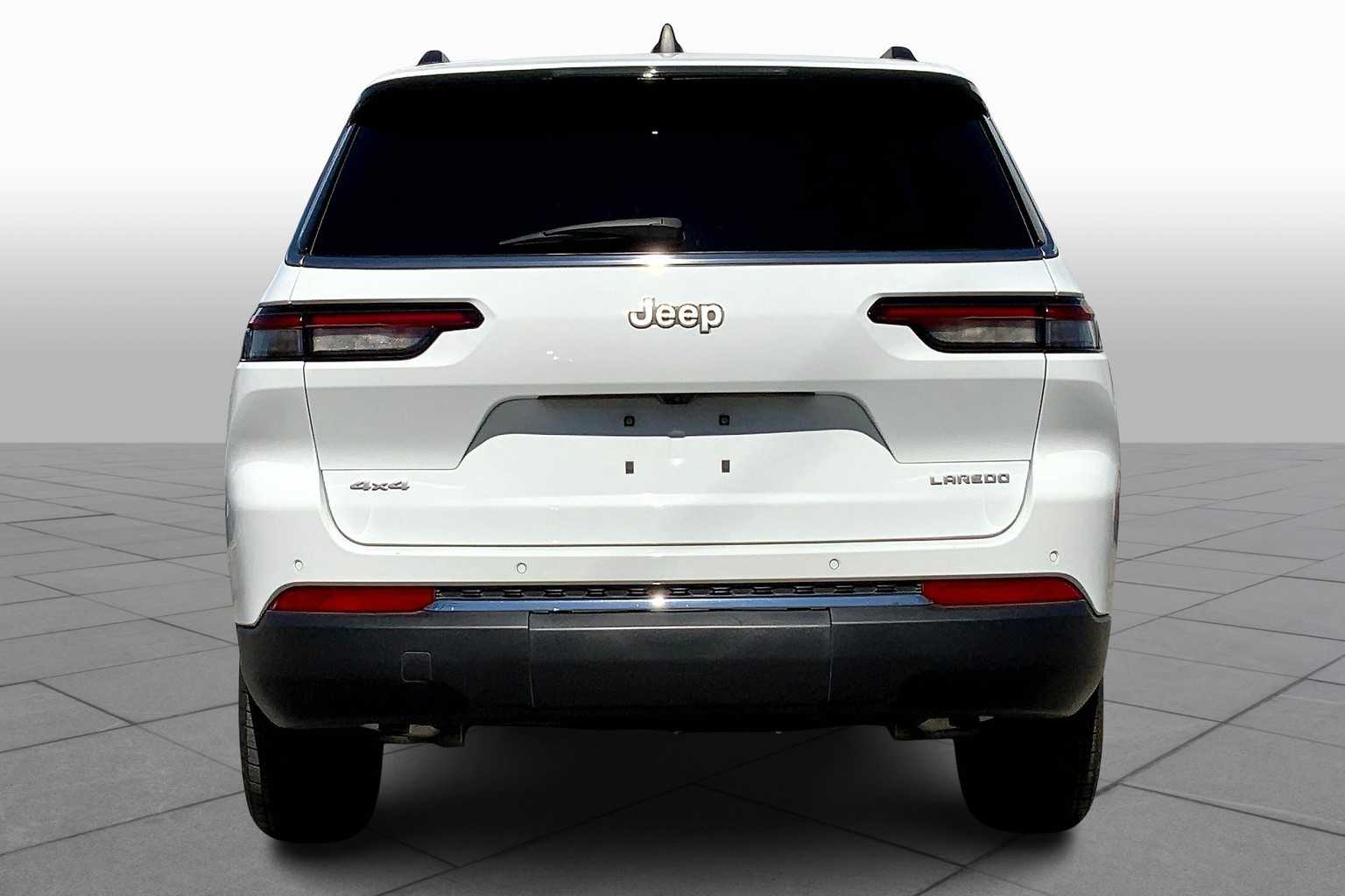 2025 Jeep Grand Cherokee Laredo X photo 3